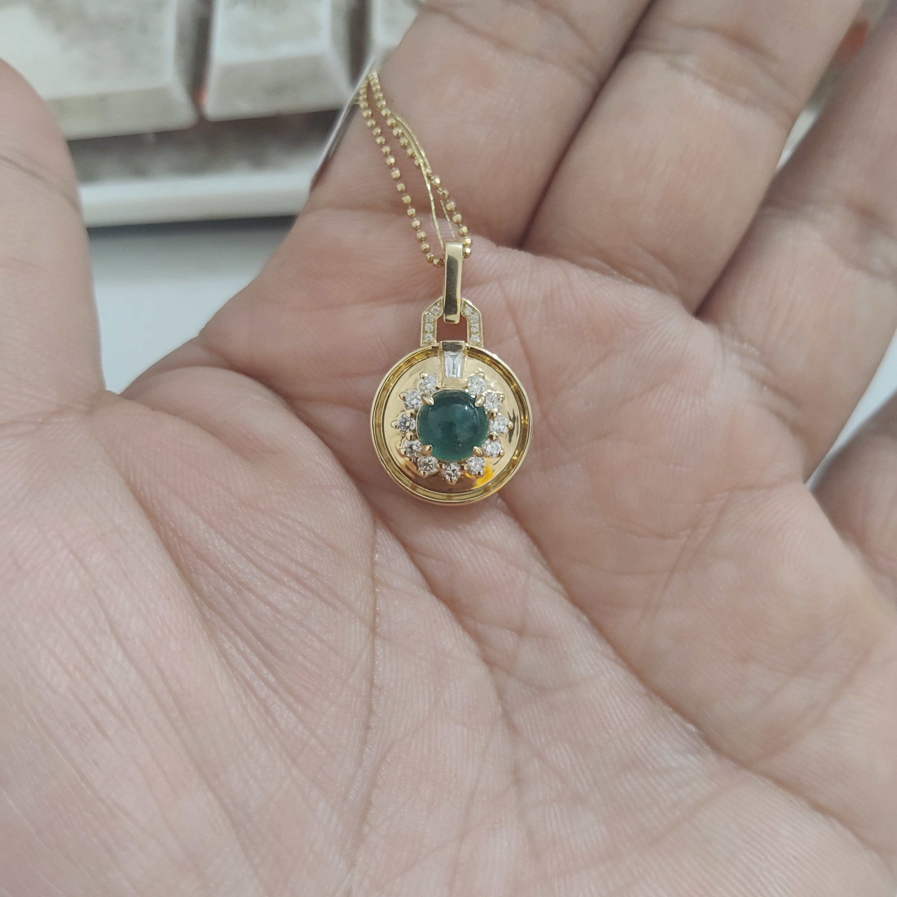 18K金祖母绿钻石吊坠