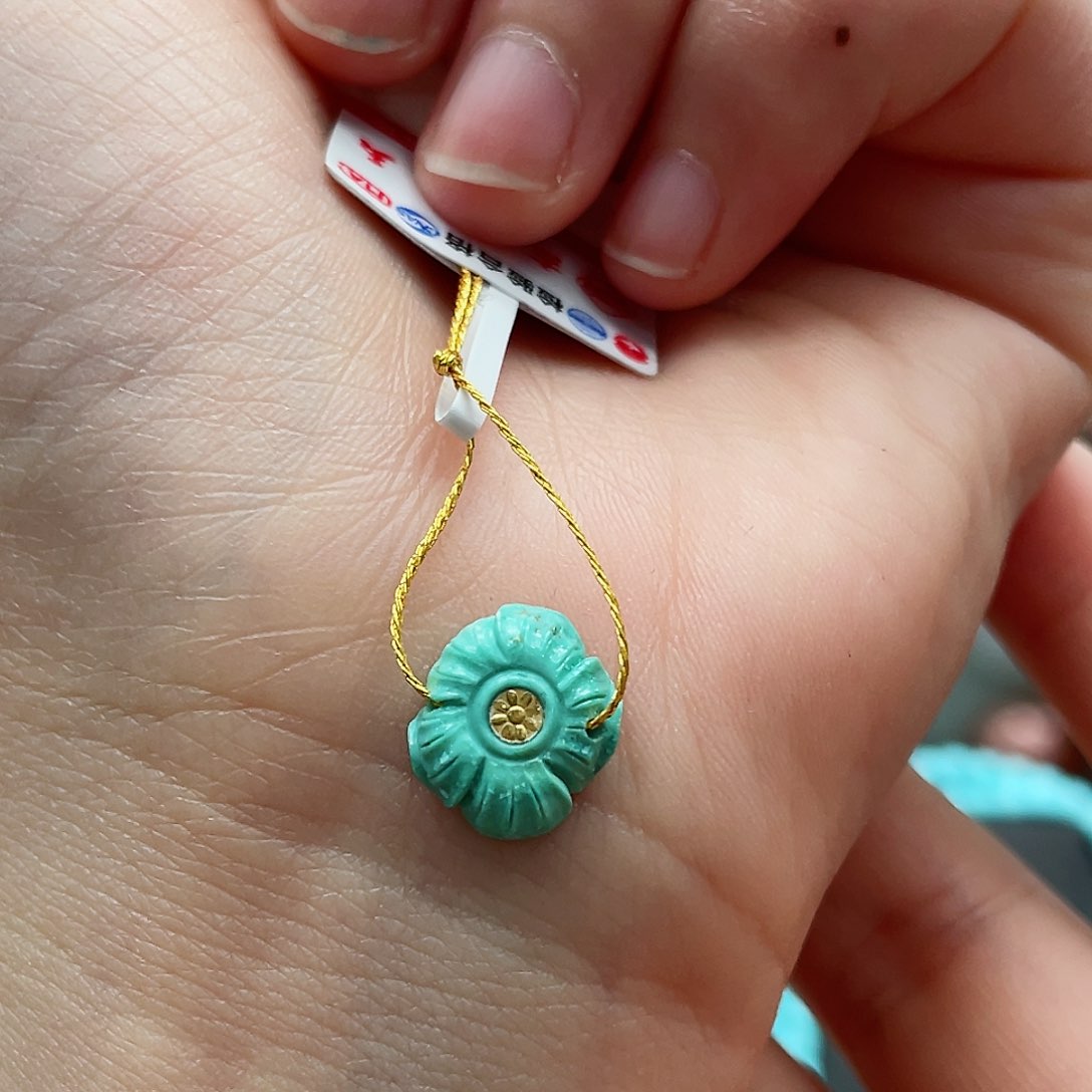 绿松石颈饰未镶嵌周*周