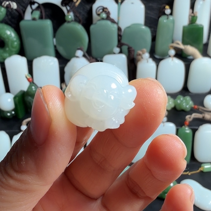 和田玉（糖玉）未镶嵌颈饰