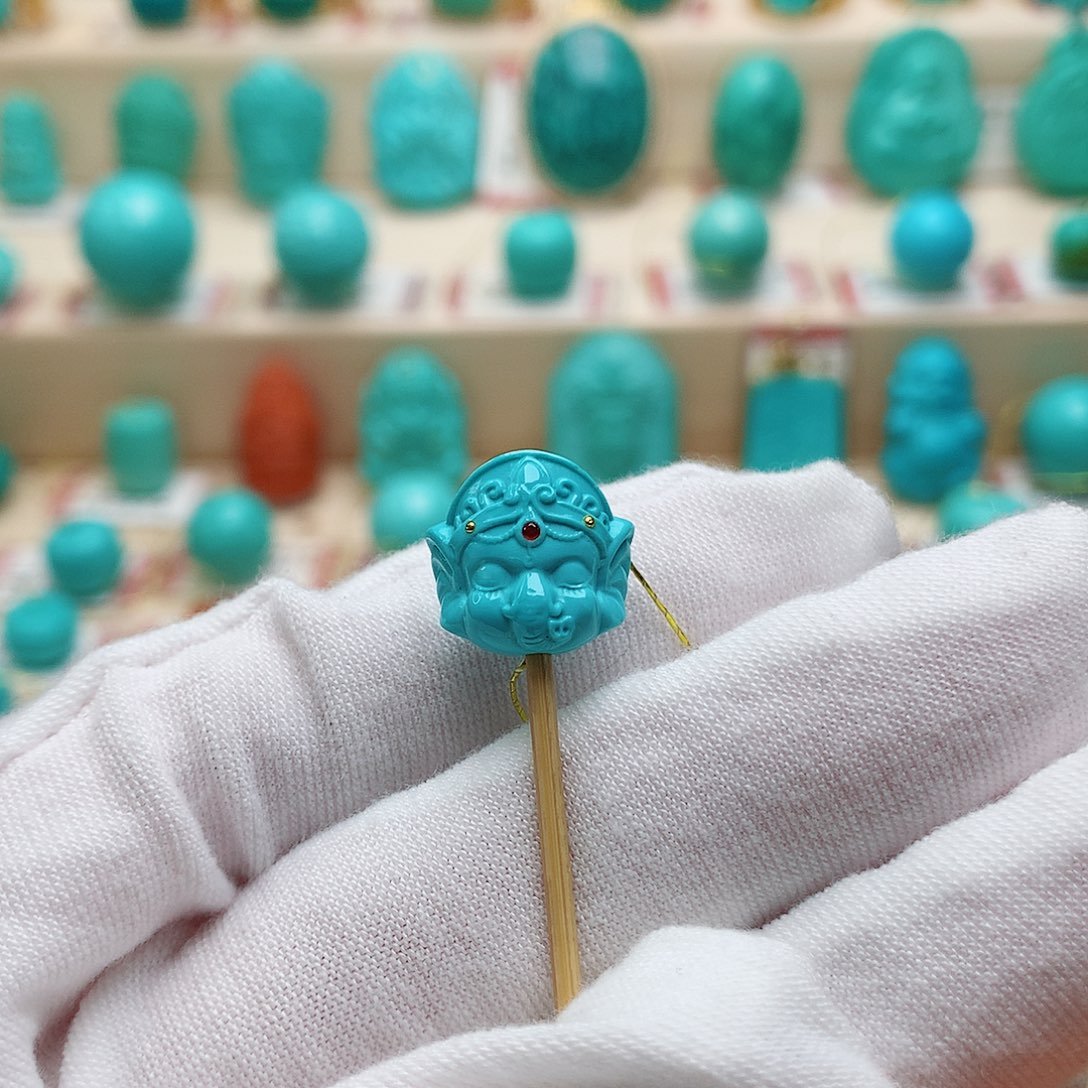 绿松石配饰未镶嵌