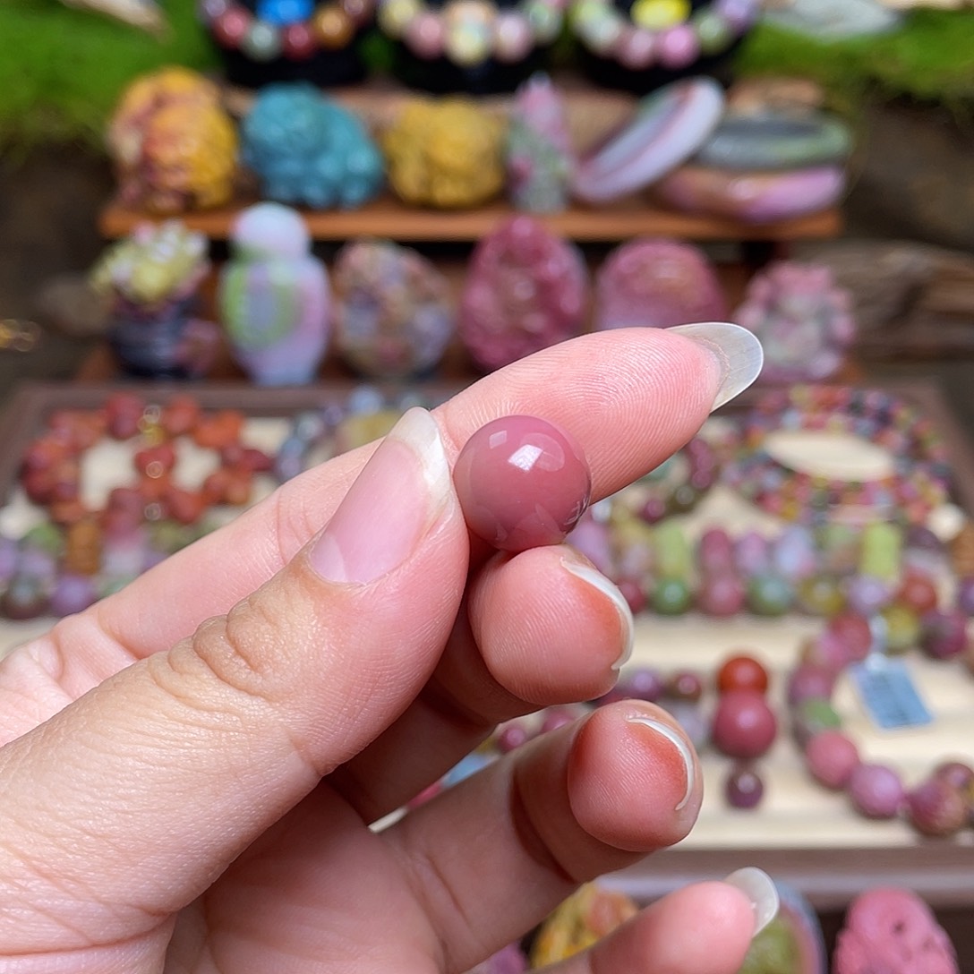 秦***硕玛瑙/玉髓未镶嵌珠宝半成品盐源玛瑙珠珠