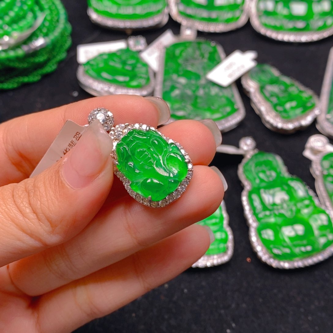 翡翠颈饰银S925镶嵌88888888888