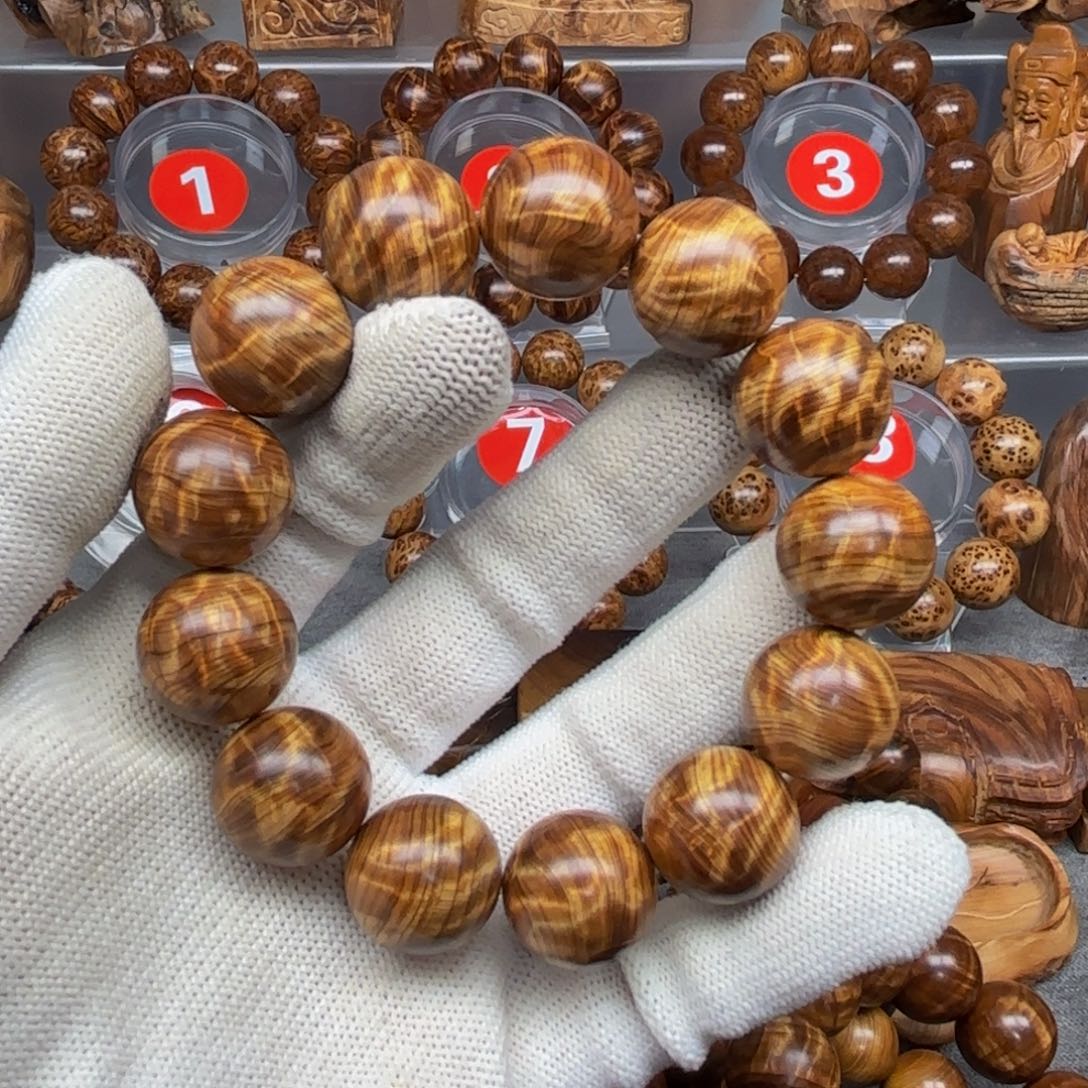 柏木（崖柏）北*者太行崖柏陈化黑金龙胆闪电1.8