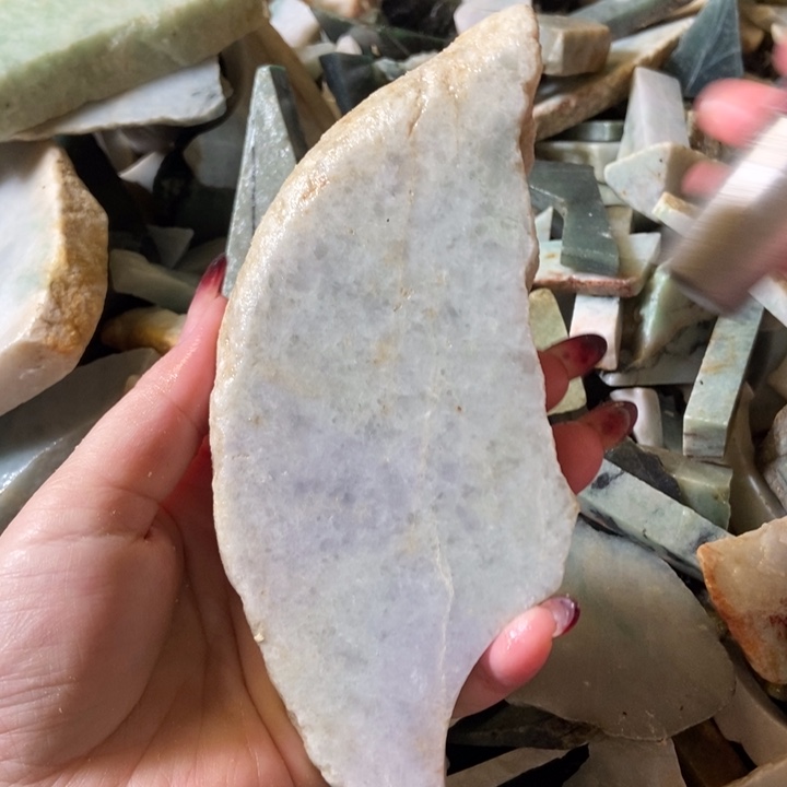 翡翠颈饰未镶嵌天然翡翠