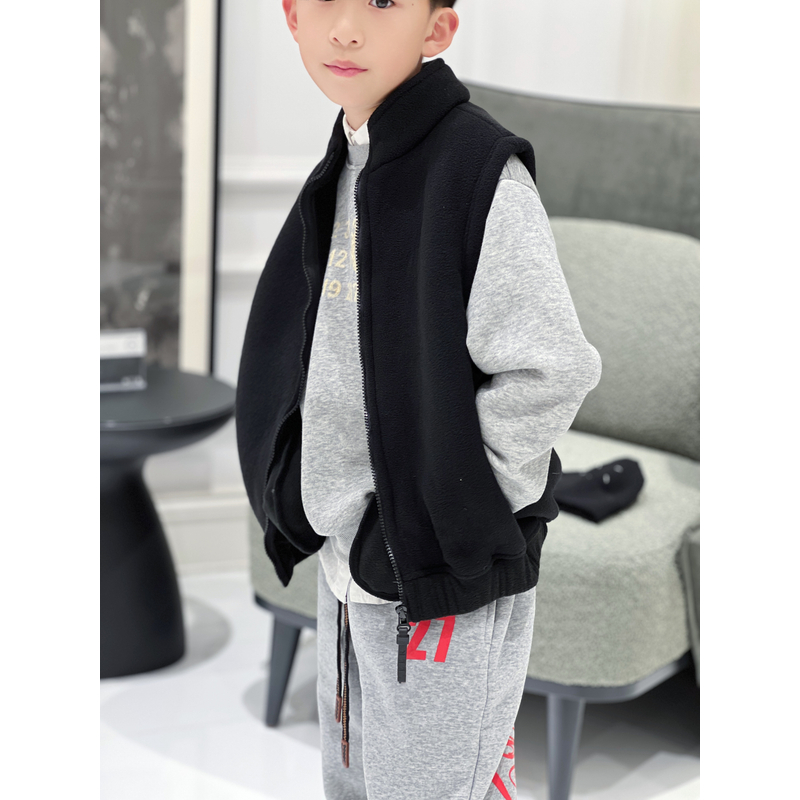 E Magic Box童装“百搭定制”儿童限量款马甲B5310