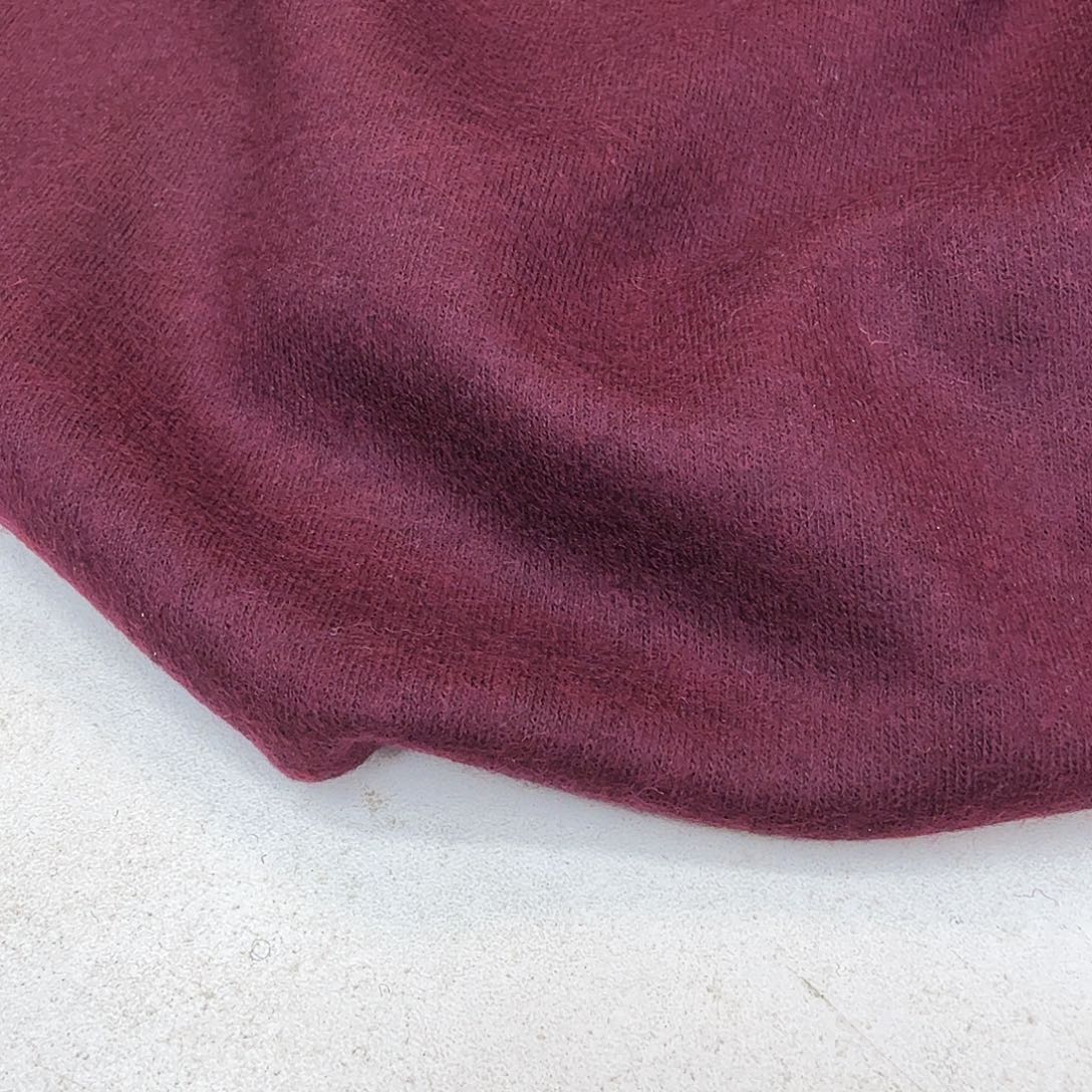 混纺酒红色针织羊绒3米