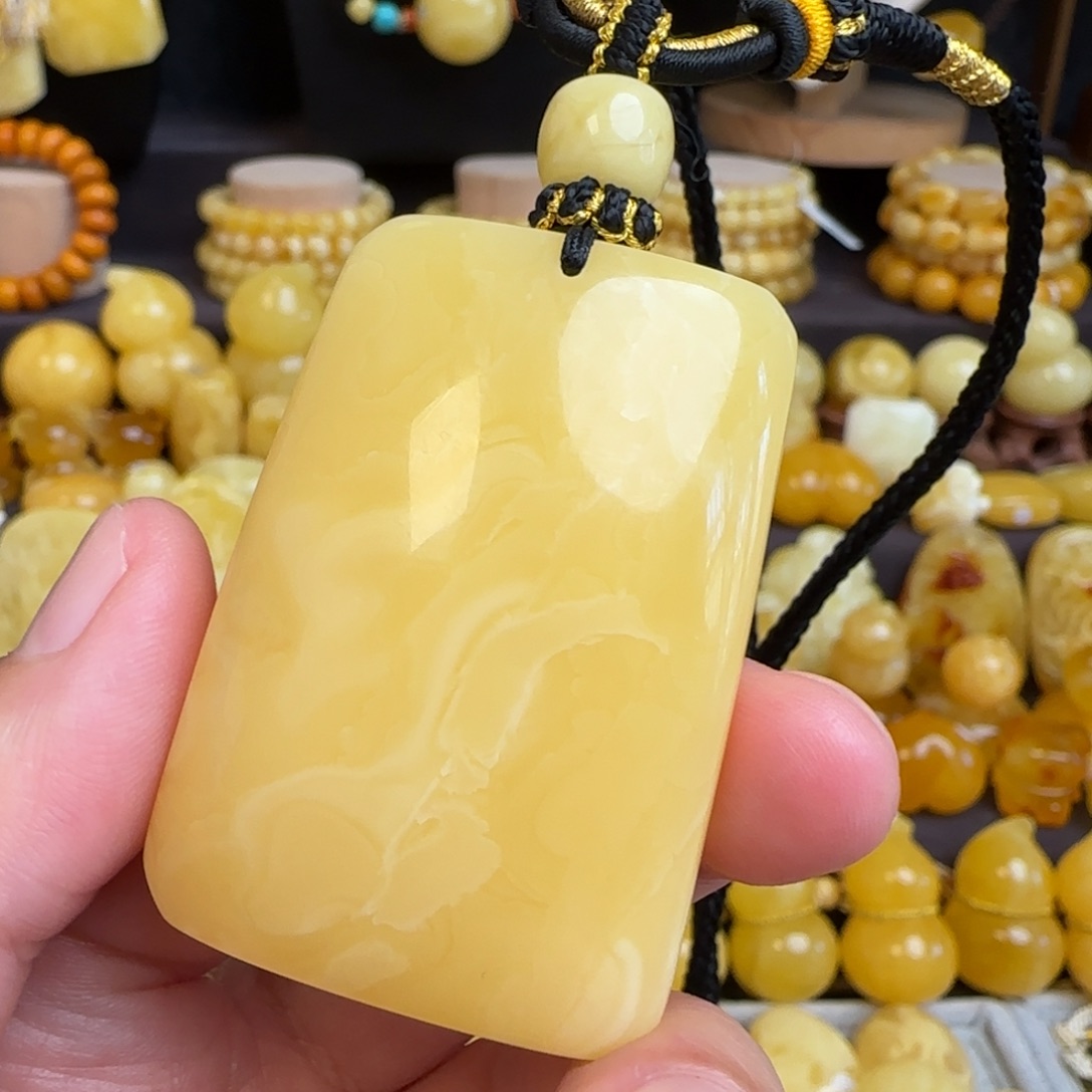 琥珀未镶嵌套链天然浓蜡妖花蜜蜡无事牌吊坠