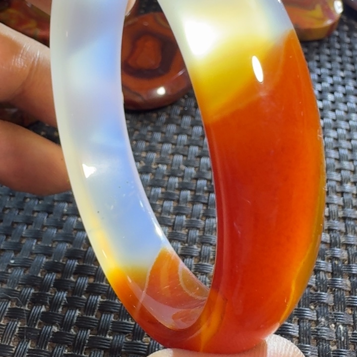 、****玛瑙/玉髓未镶嵌颈饰