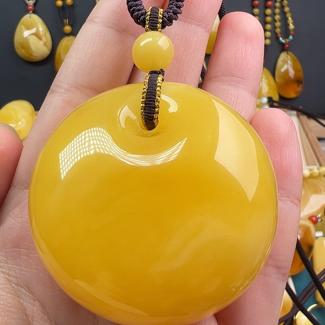 蜜蜡颈饰未镶嵌程*蜜蜡