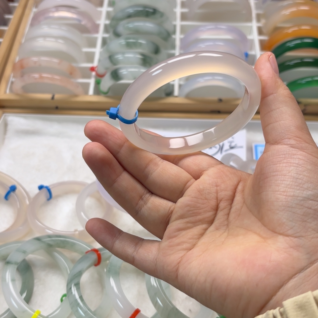 玛瑙/玉髓未镶嵌手镯