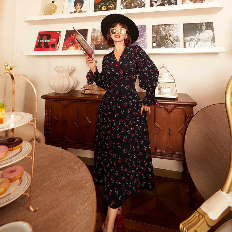 法式浪漫轻奢黑色车厘子印花长袖茶歇裙刺绣立裁显瘦连衣裙 70618