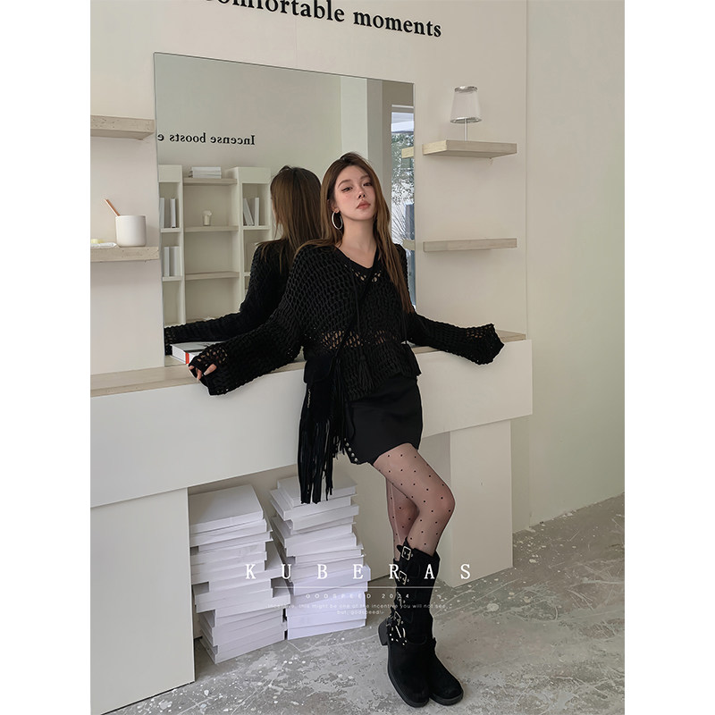 KUBERAS【墨之影】宽松慵懒松弛感短款V领落肩镂空毛衣针织上衣