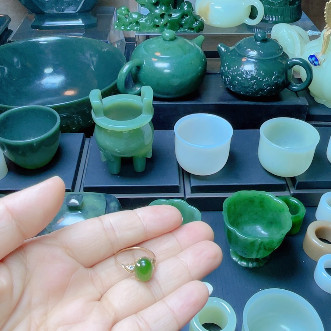 和田玉18K金镶嵌挂件