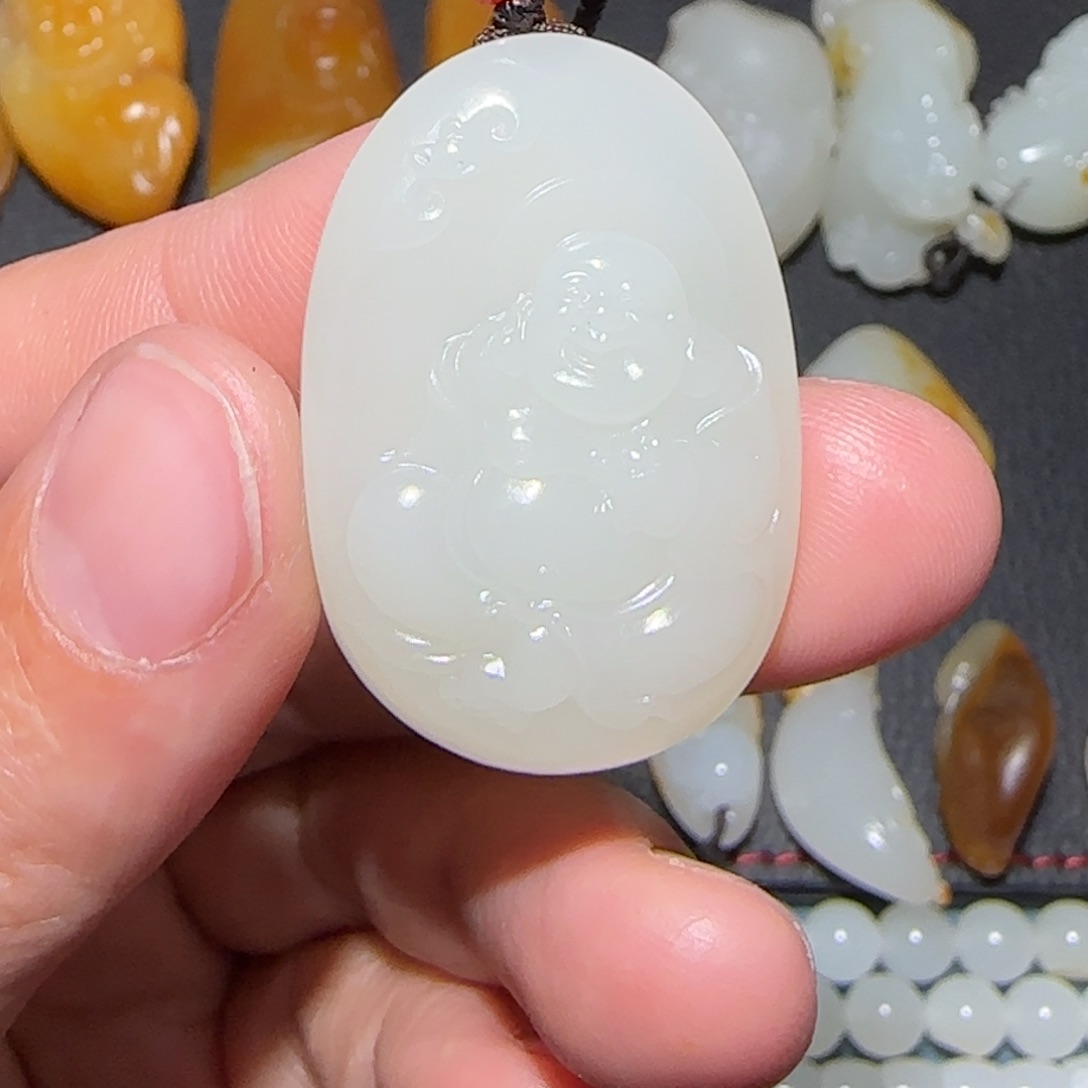 和田玉颈饰未镶嵌怪*叔