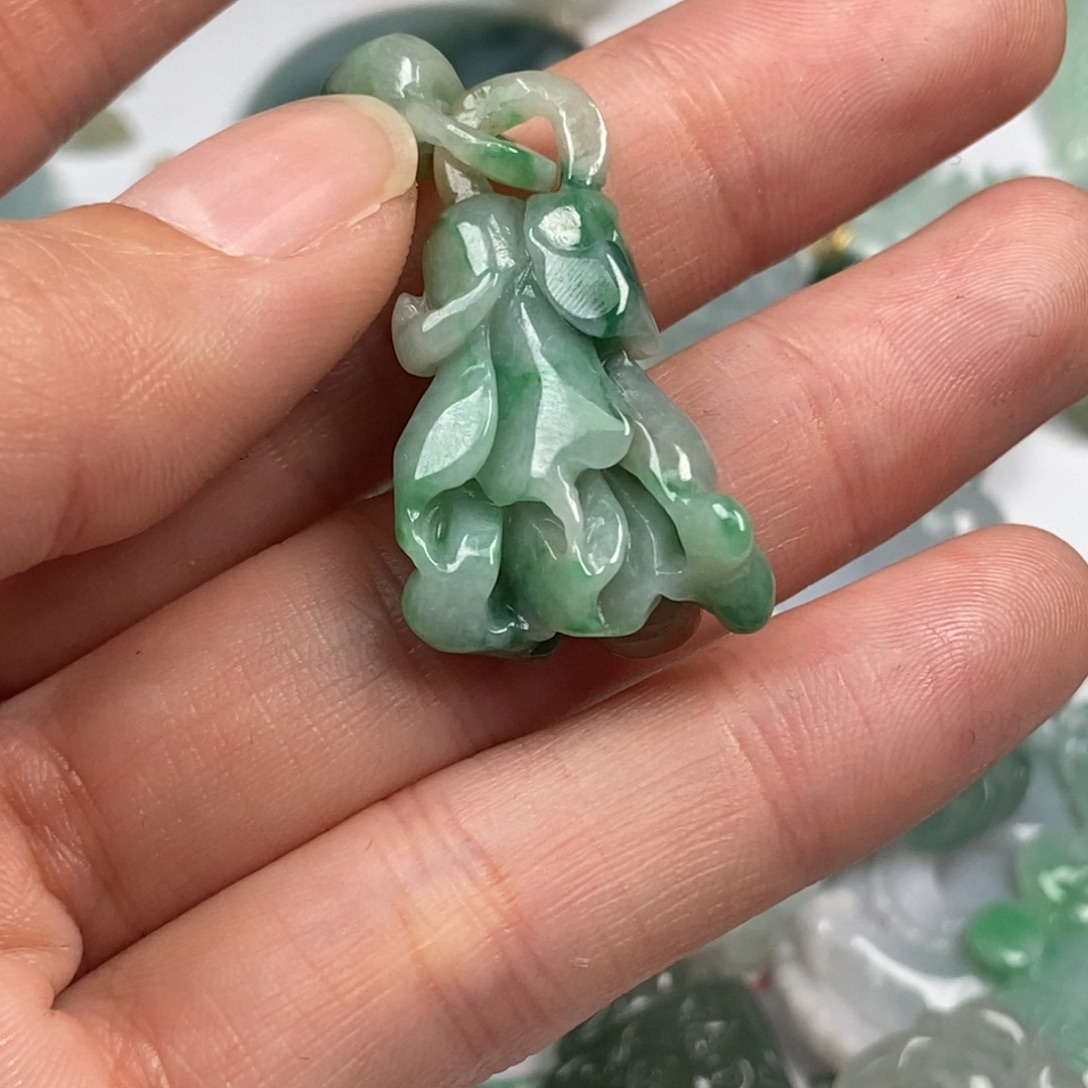 ฅ***ฅ翡翠未镶嵌颈饰翡翠