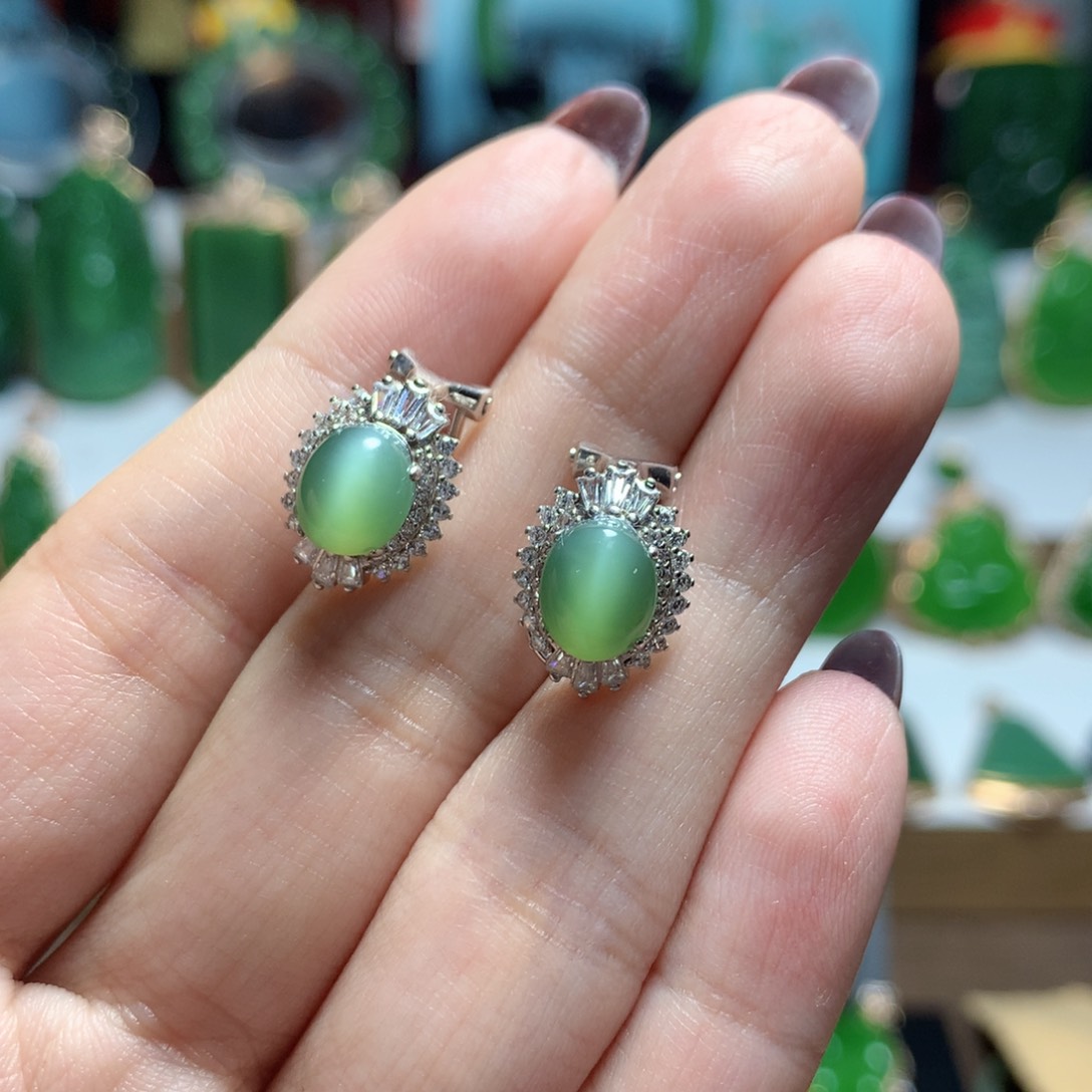 和田玉（碧玉）耳钉未镶嵌