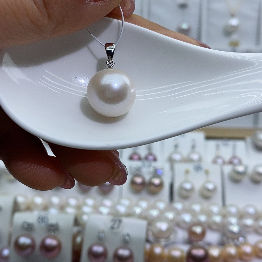 淡水珍珠吊坠(赠链)银S925镶嵌