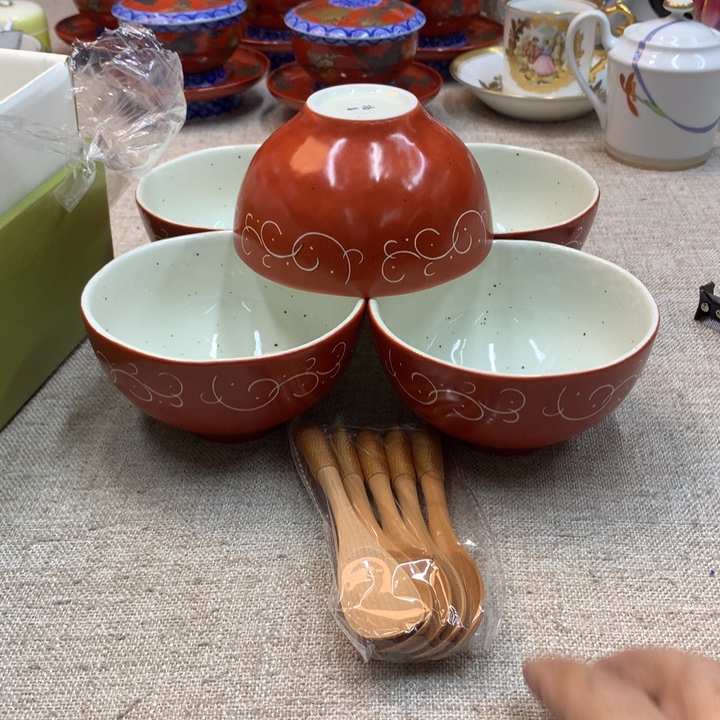 金瓷阁家的美丽瓷器