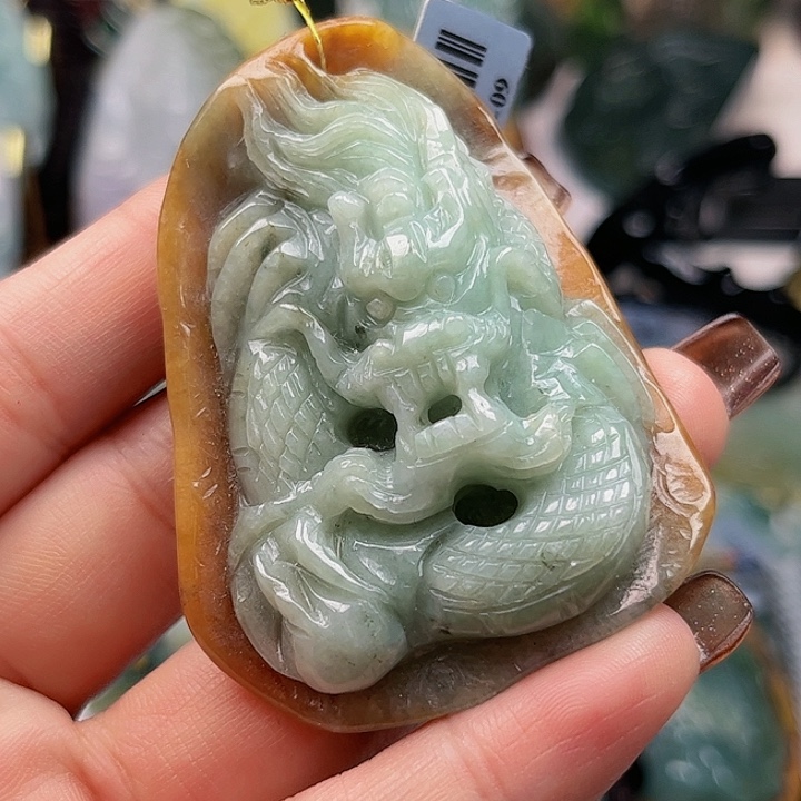 翡翠未镶嵌颈饰挂件