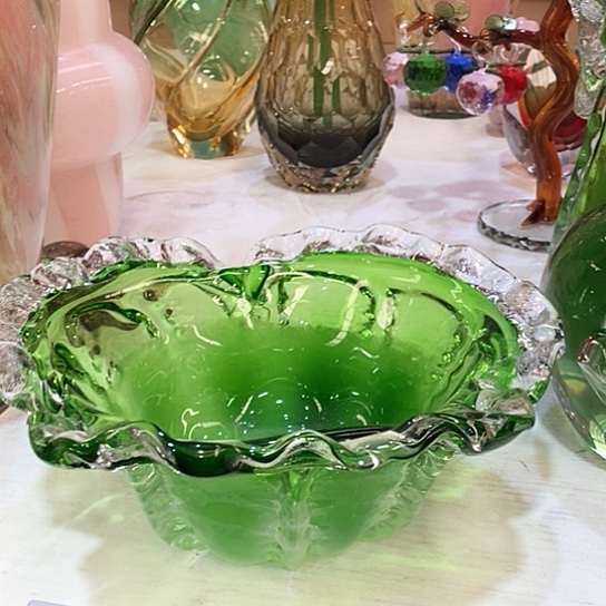 琉璃花瓶高12厘米口径25厘米