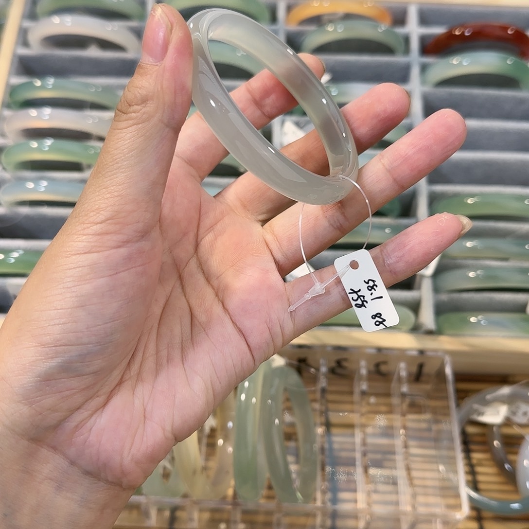 玛瑙/玉髓手镯未镶嵌圈口58.1