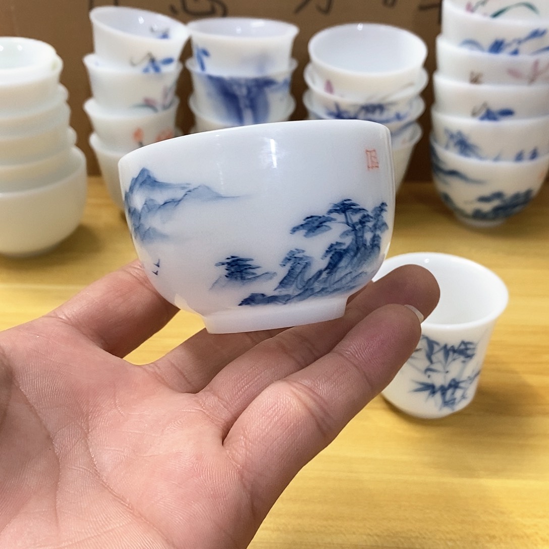 冰种玉瓷手绘主人杯（瑕）