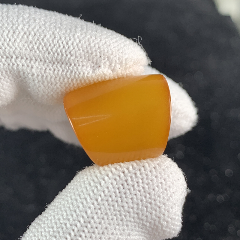 Q1064保真原矿俄料尺寸16.2*19mm蜜蜡单颗马蹄斜切顶珠支持复检
