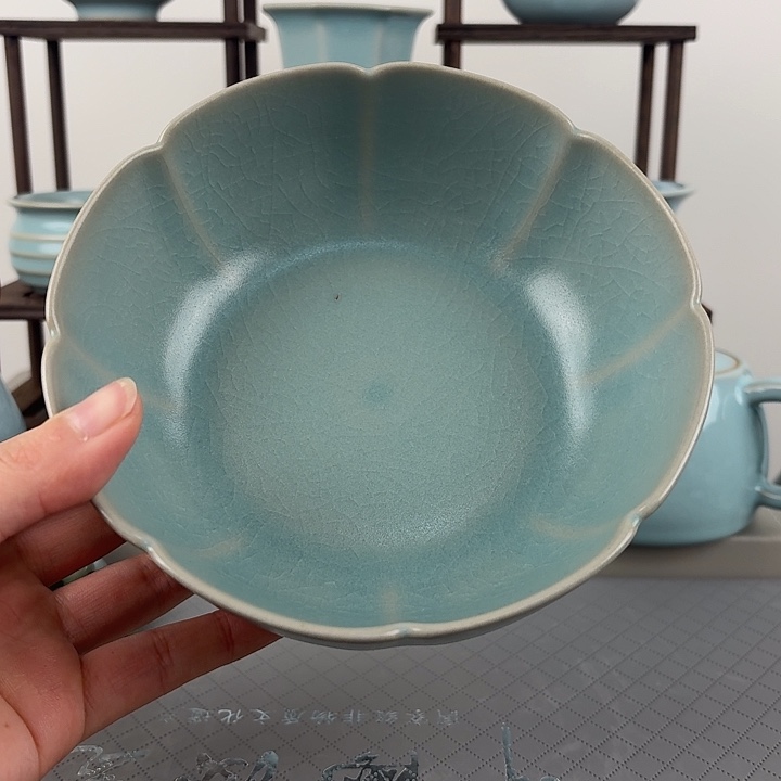 微瑕汝窑仿古釉葵口碗