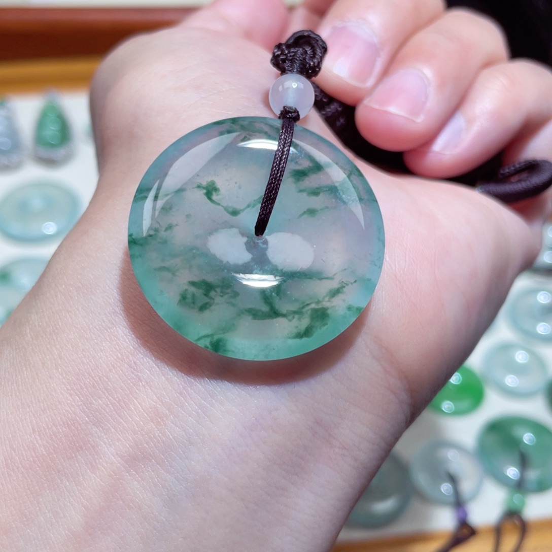 翡翠未镶嵌颈饰扣子