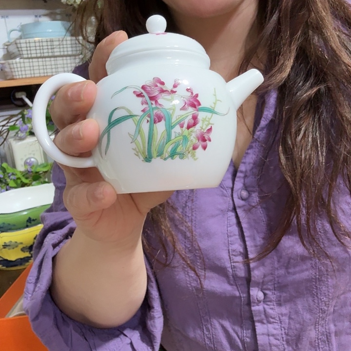 羊脂玉瓷兰花茶壶