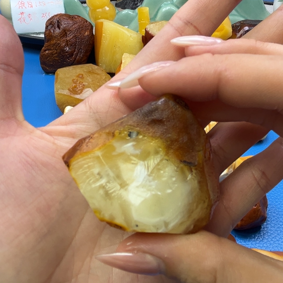 定制琥珀未镶嵌蜜蜡