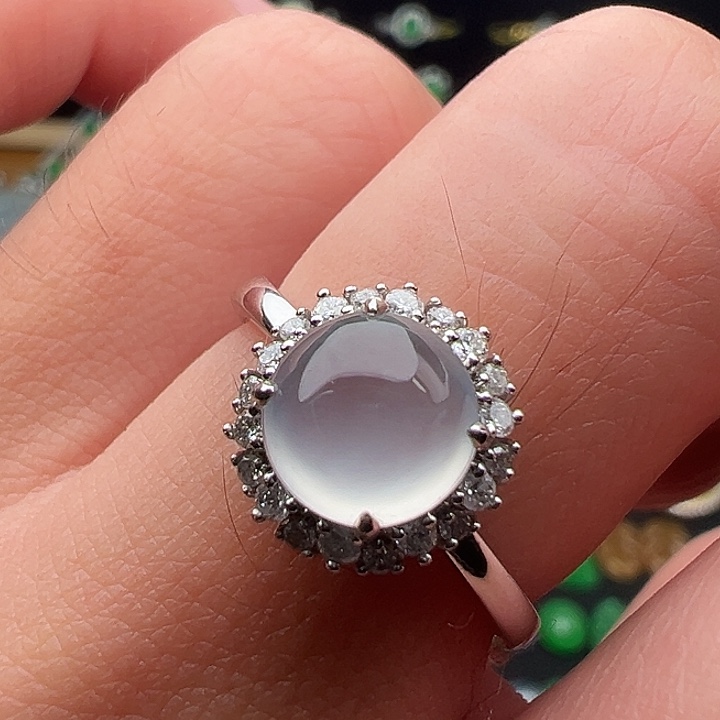 翡翠18K金镶嵌戒指蛋面7.4