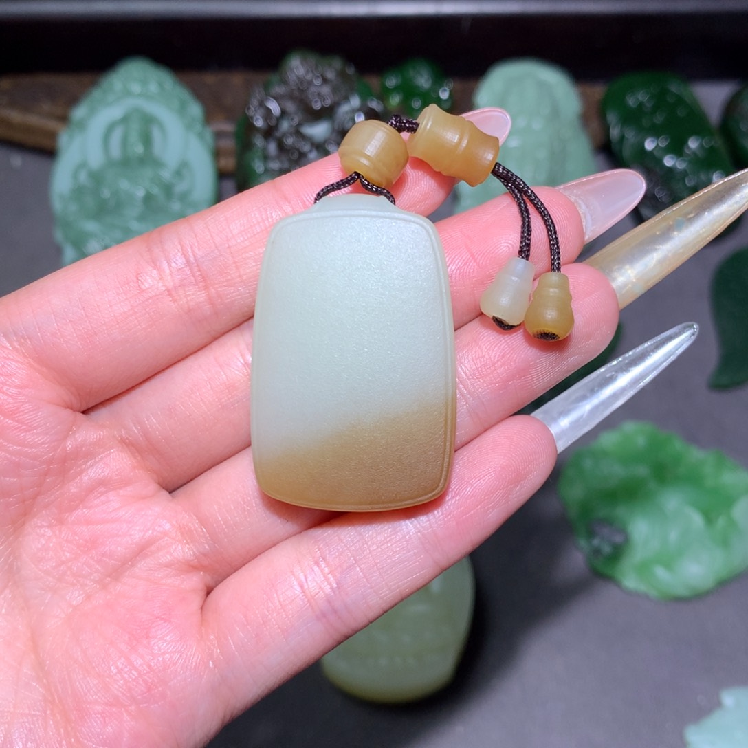 和田玉颈饰未镶嵌