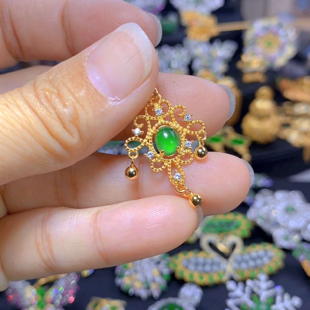 翡翠耳钉银S925镶嵌天然翡翠