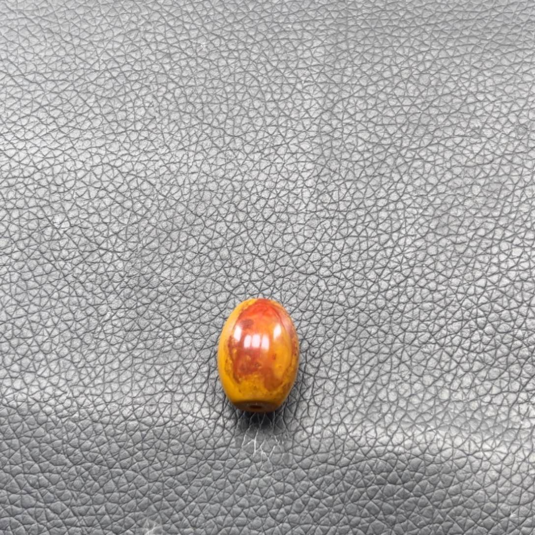 吴***b未镶嵌桶珠南红玛瑙