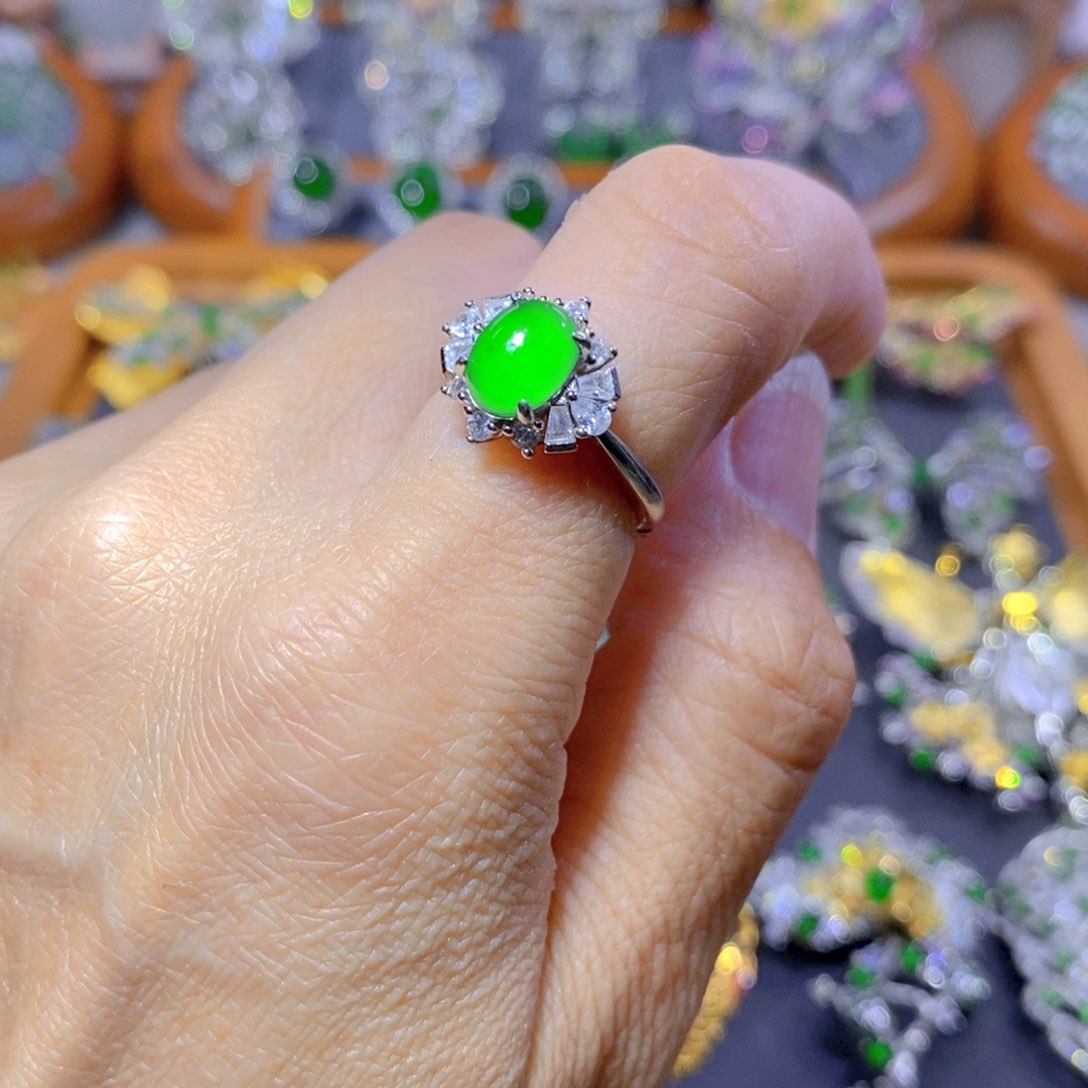 翡翠颈饰银S925镶嵌天然翡翠