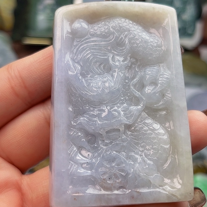 翡翠未镶嵌颈饰挂件