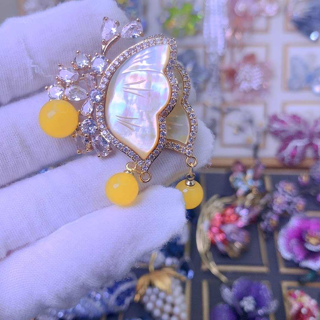 仿水晶铜胸针胸花