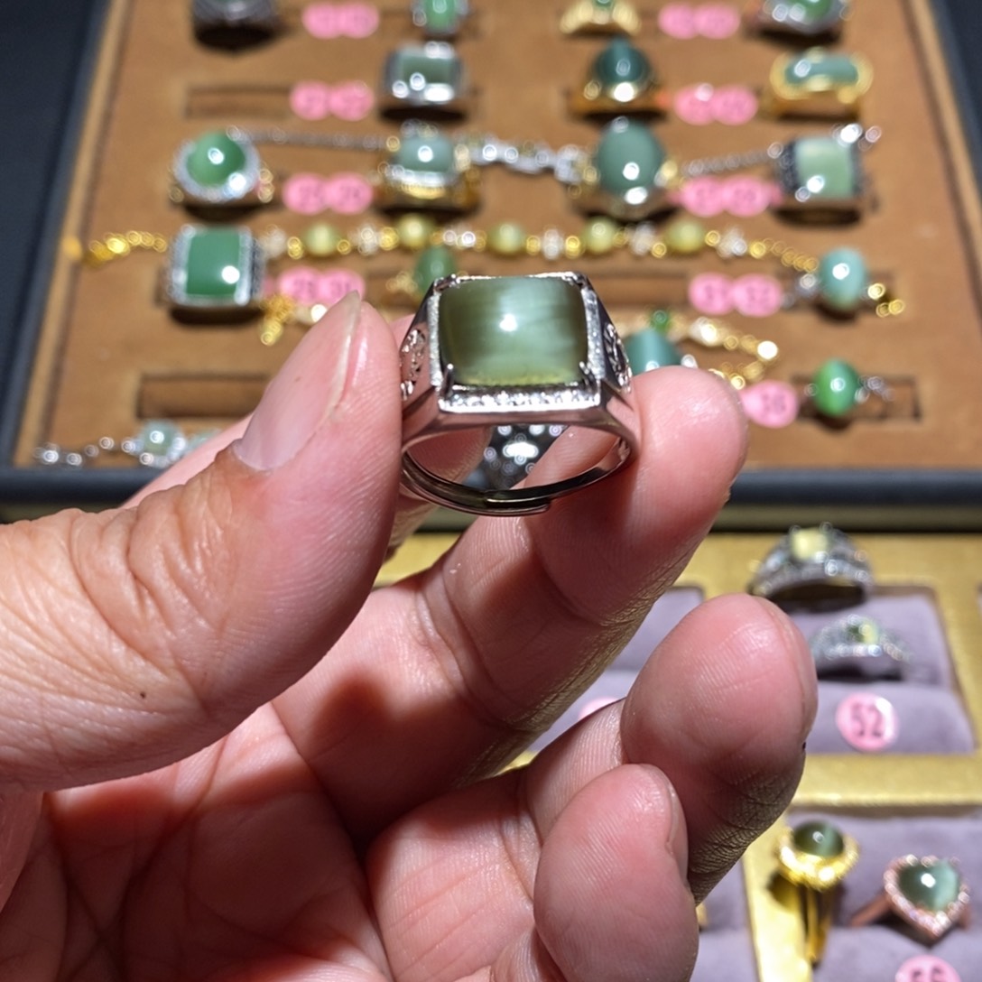 和田玉（碧玉）戒指未镶嵌等****3