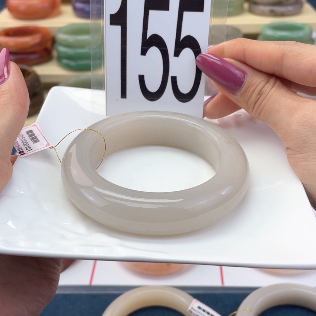 石英质玉未镶嵌手镯