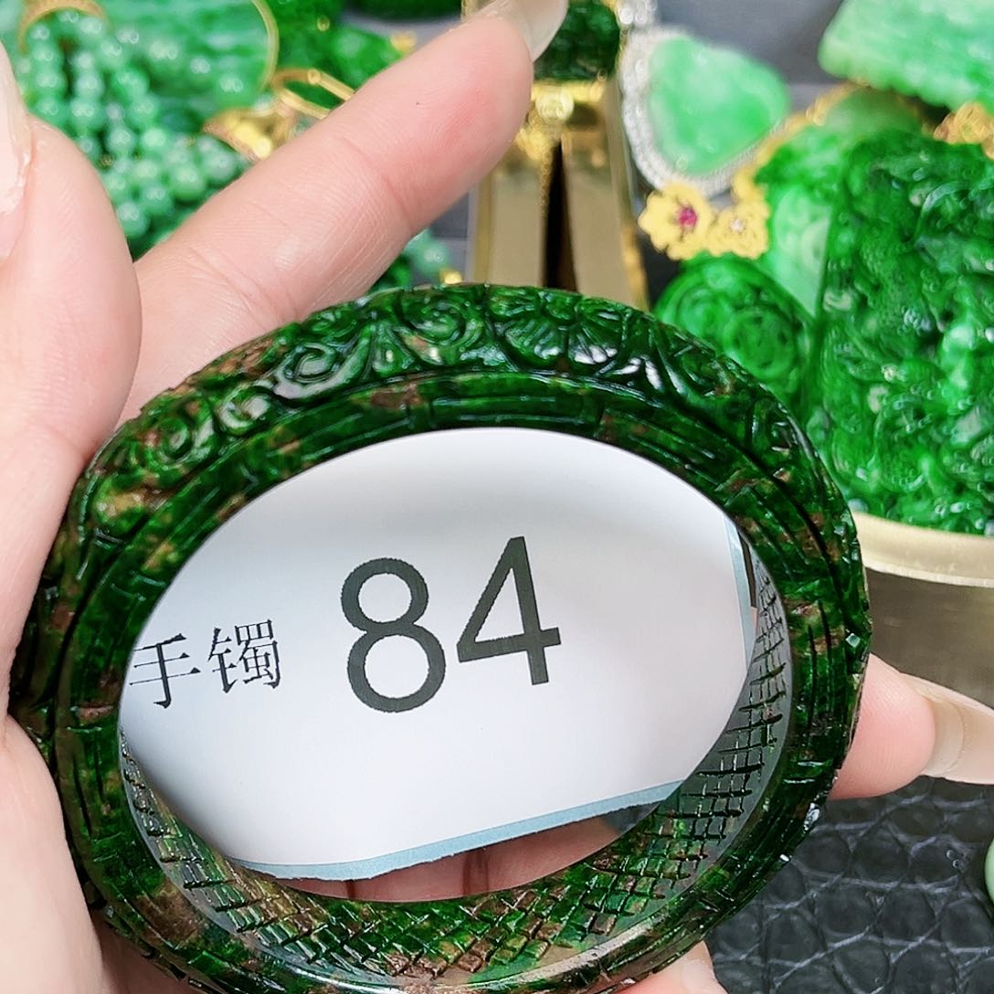 翡翠颈饰未镶嵌手镯56/57