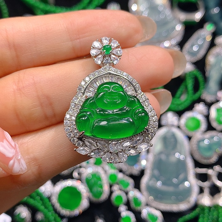 翡翠颈饰未镶嵌翡翠