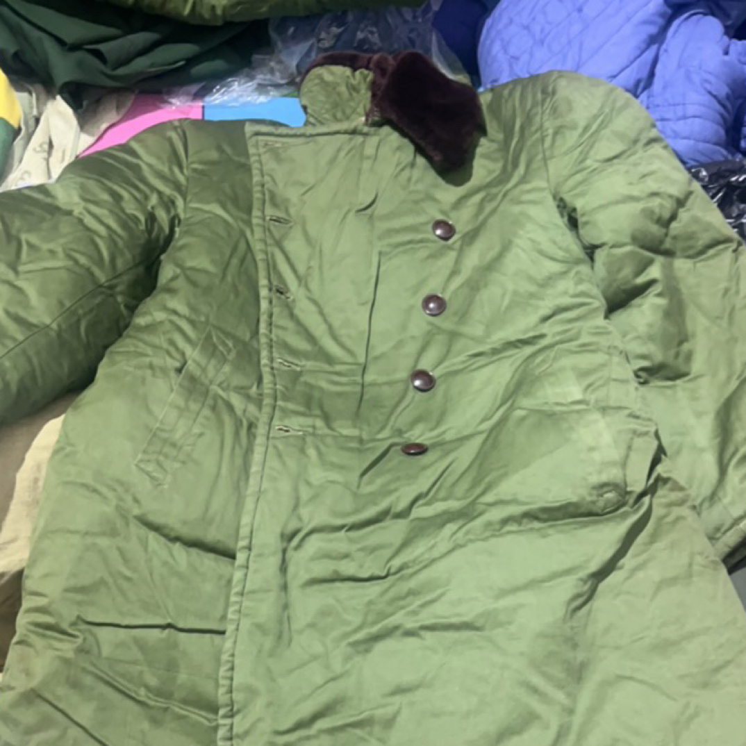 棉大衣！正3号1975年轻微痕迹