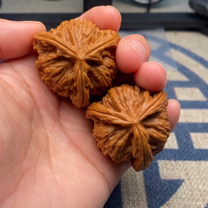 吊坠文玩核桃泰**院三棱