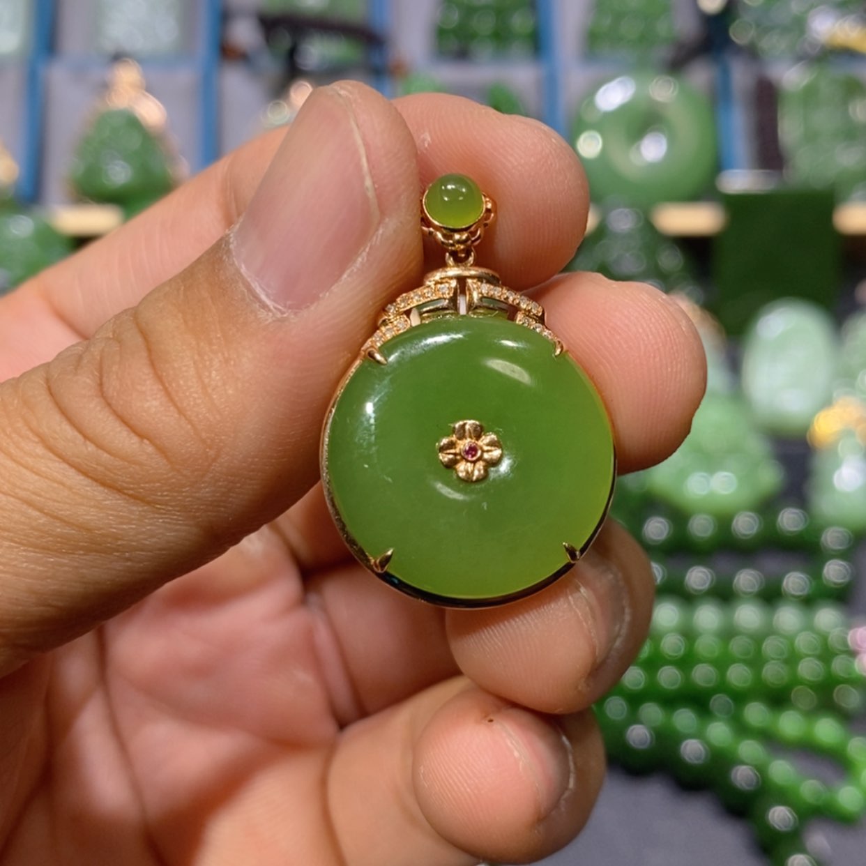 【闪购商品】和田玉吊坠(不含链)18K金镶嵌苹果绿平安扣