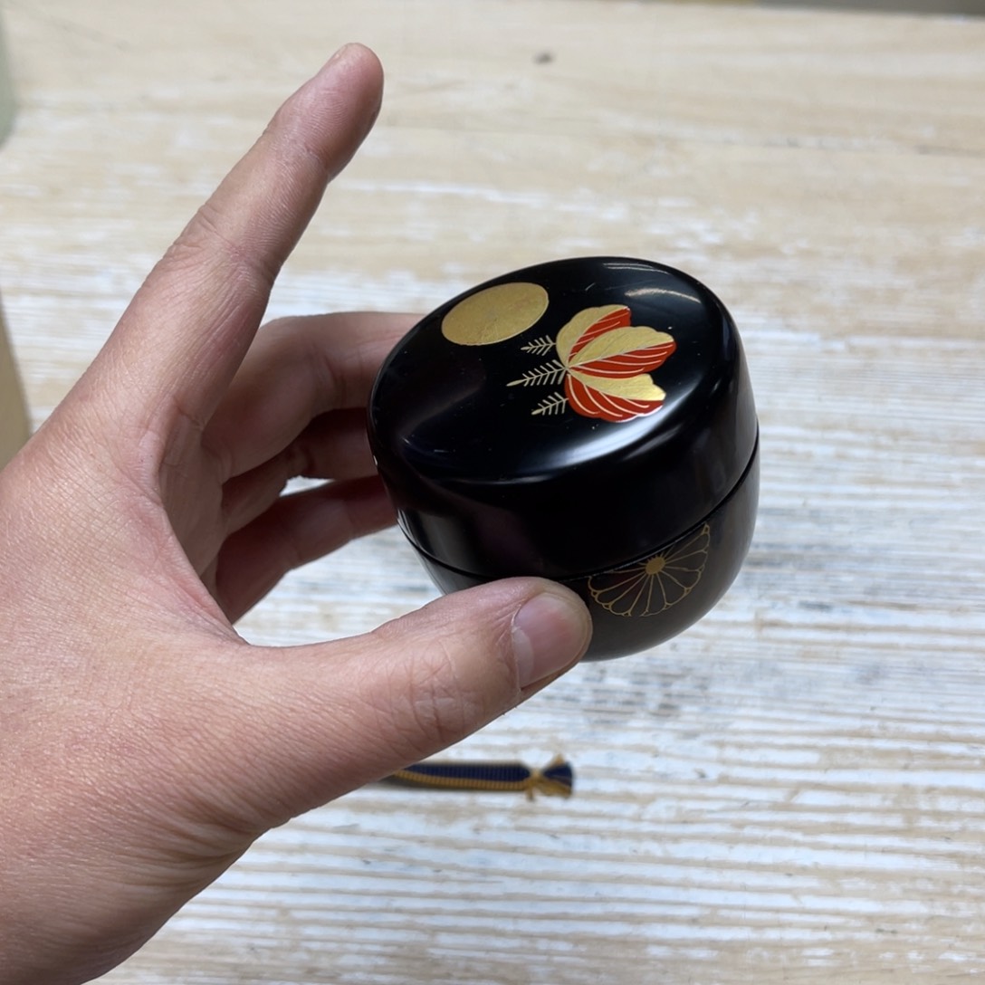 瓷片景*光密密麻麻地排列着