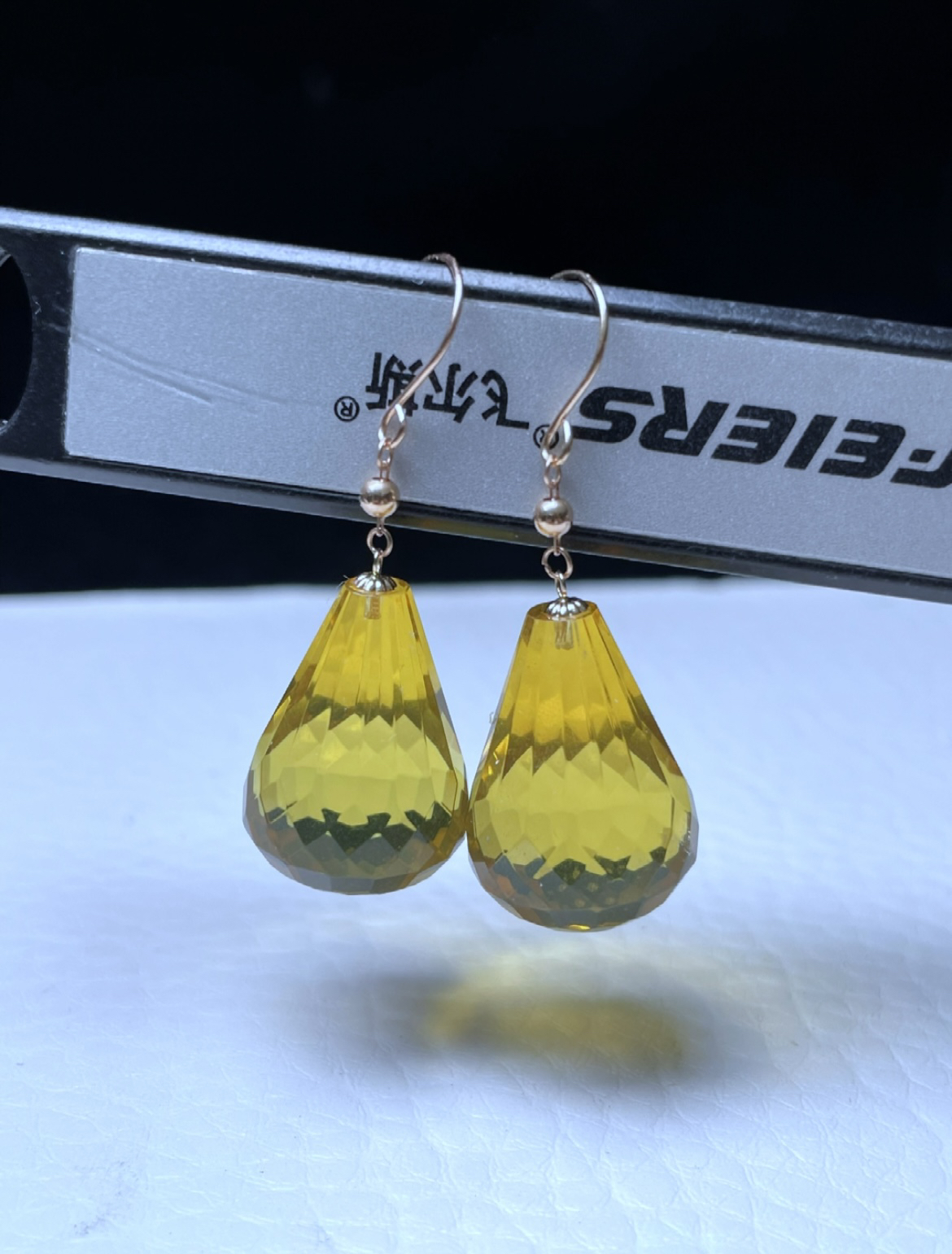 【李氏珠宝】精品推荐老料金茶钻切大水滴耳坠规格：21.3*14.8mm