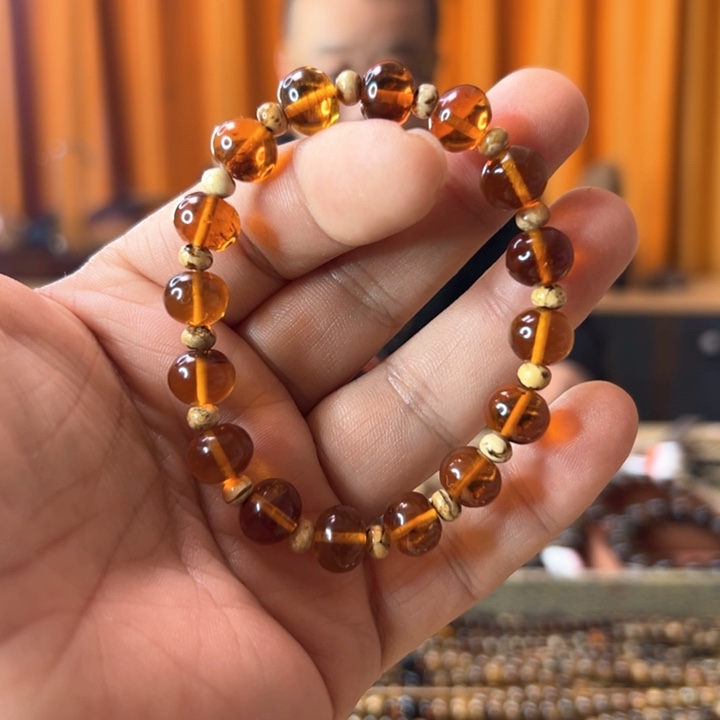 未镶嵌琥珀裸石抚顺333