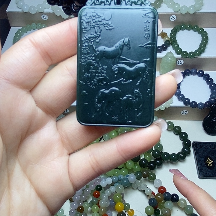 和田玉未镶嵌颈饰