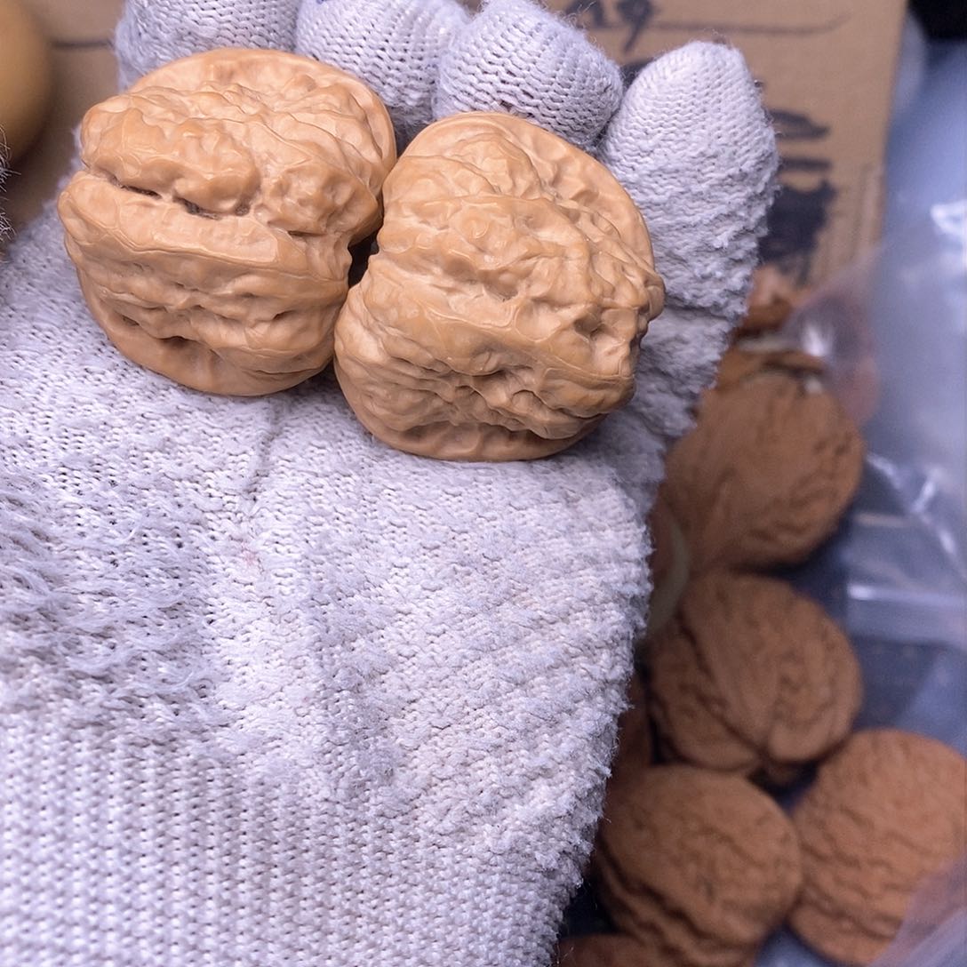 桃核把件人*蛤蟆头核桃